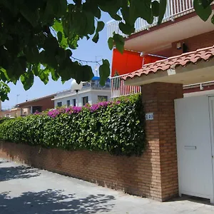 apartamento-maraka-playa-castelldefels.top-hotels-tarragona.com/